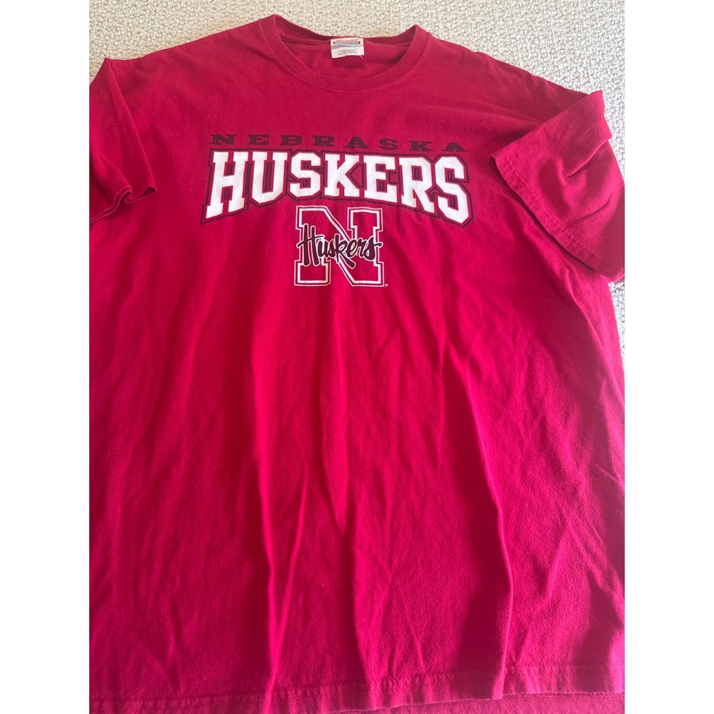 Nebraska Huskers T Shirt Red XL Hanes Heavyweight Vintage College Football NCAA
